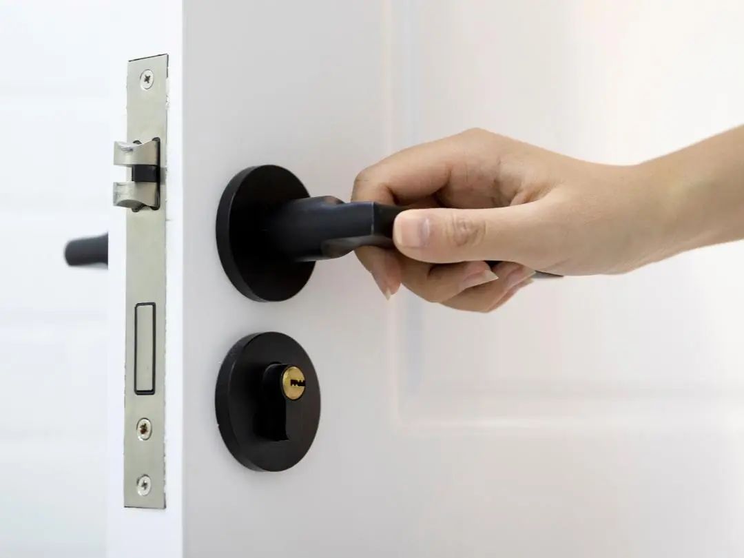 哪种材质的家装五金更耐用？