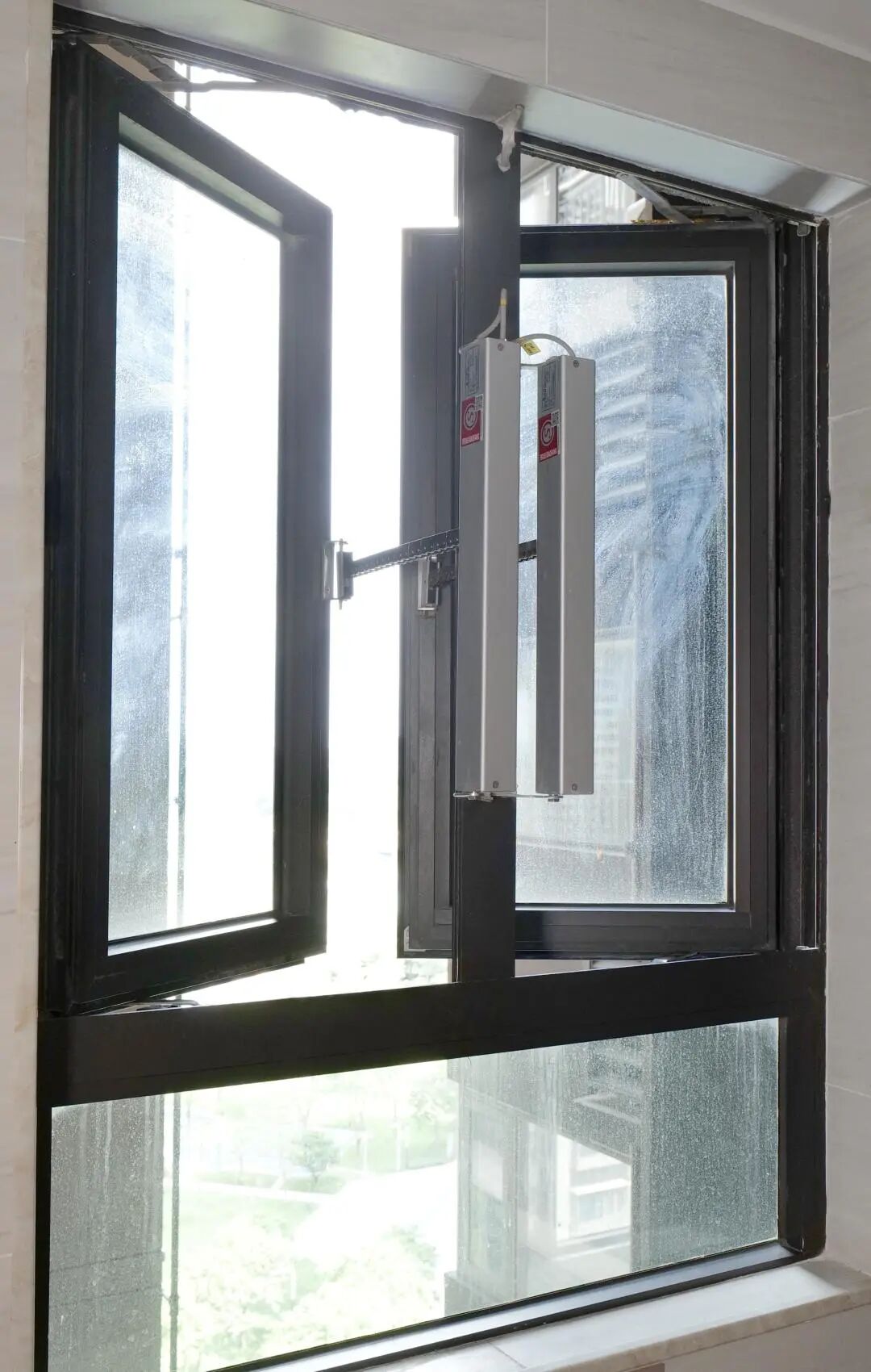 手摇开窗器安装尺寸要求标准